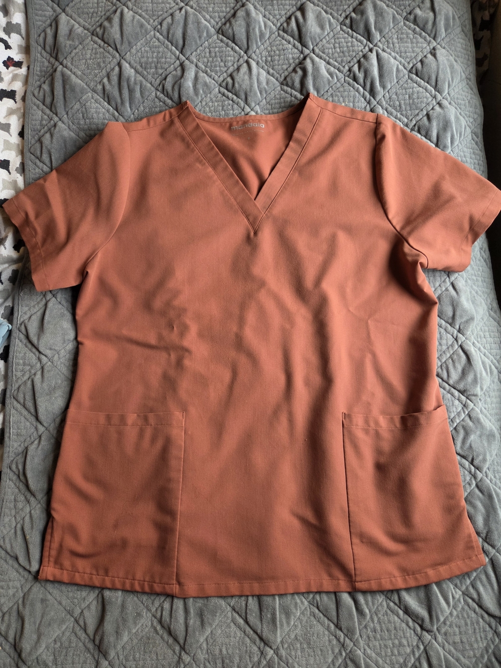 Mandala Chestnut Scrub Top Size Medium Orange